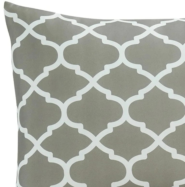 3 Piece Queen Comforter Set with Quatrefoil Design Photo 2