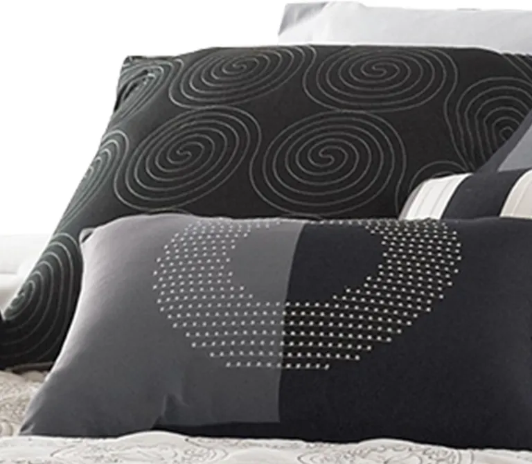 7 Piece Queen Cotton Comforter Set with Geometric Print Photo 4