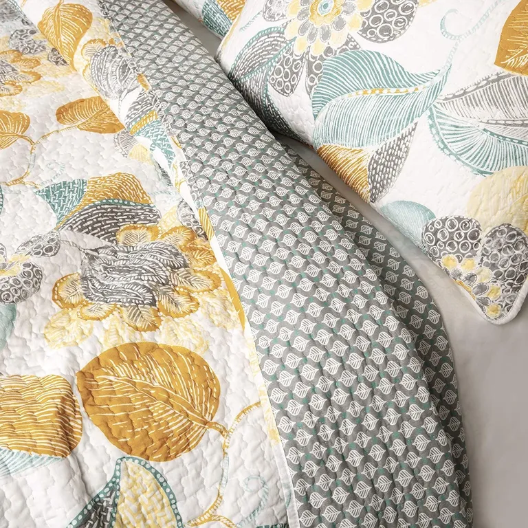 3 Piece Reversible Yellow Grey Floral Cotton Quilt Set in King Size Photo 4