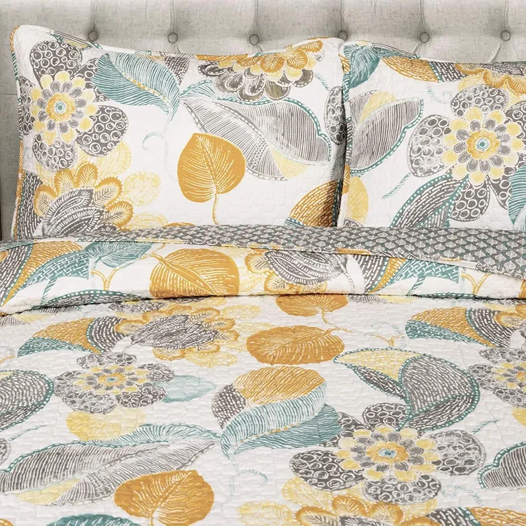 3 Piece Reversible Yellow Grey Floral Cotton Quilt Set in King Size Photo 3