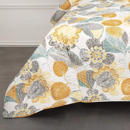 3 Piece Reversible Yellow Grey Floral Cotton Quilt Set in King Size Photo 5