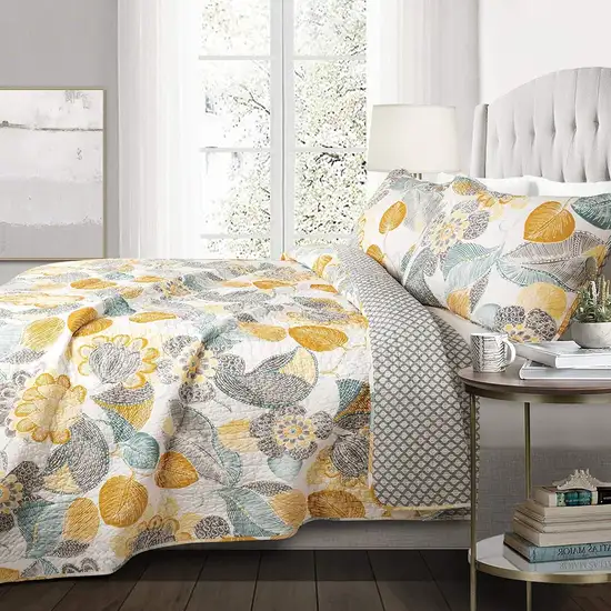 3 Piece Reversible Yellow Grey Floral Cotton Quilt Set in King Size Photo 2