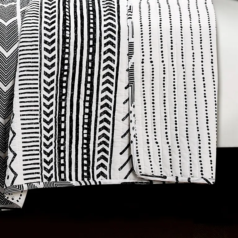 3 Piece Scandinavian Black White Reversible Cotton Bedding Set in Full/Queen Photo 4