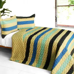 Photo of Armani Style - 3PC Vermicelli-Quilted Patchwork Quilt Set (Full/Queen Size)