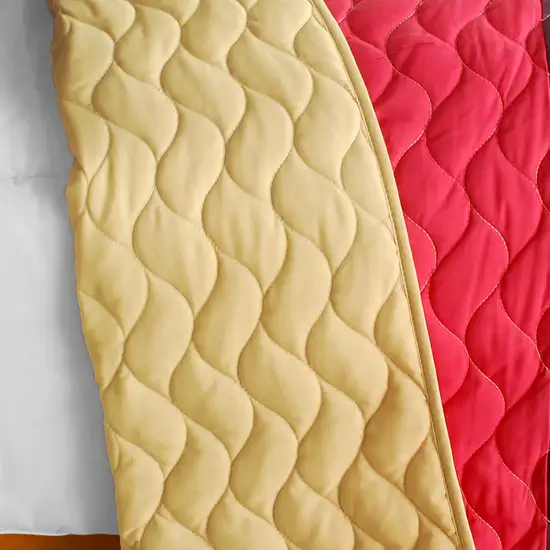 Barefoot Angel  -  3PC Vermicelli-Quilted Patchwork Quilt Set (Full/Queen Size) Photo 4