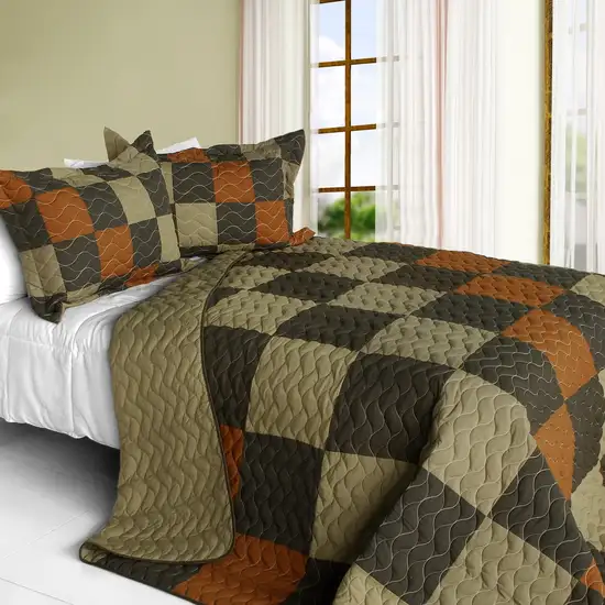 Believe Love -  3PC Vermicelli-Quilted Patchwork Quilt Set (Full/Queen Size) Photo 1