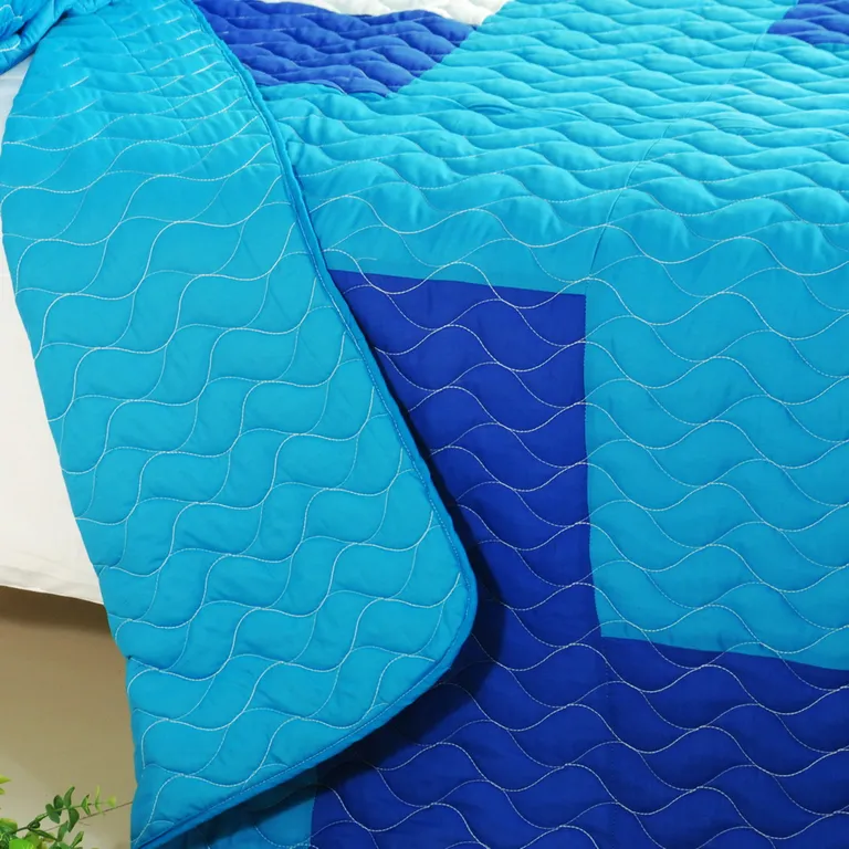 Blue Hour - 3PC Vermicelli-Quilted Patchwork Quilt Set (Full/Queen Size) Photo 4