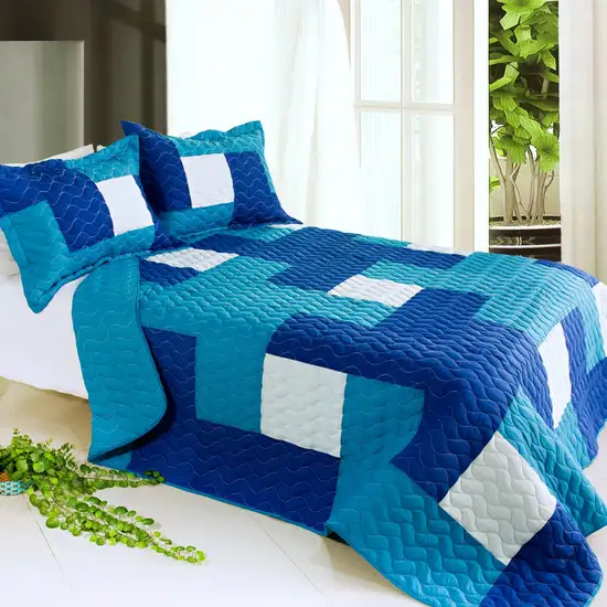 Blue Hour -  3PC Vermicelli-Quilted Patchwork Quilt Set (Full/Queen Size) Photo 1