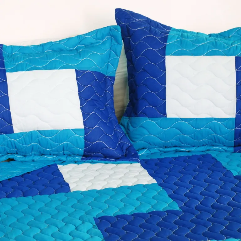 Blue Hour - 3PC Vermicelli-Quilted Patchwork Quilt Set (Full/Queen Size) Photo 3
