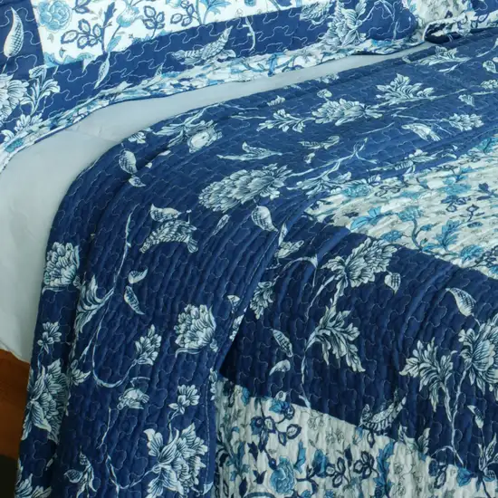 Blue River -  100% Cotton 3PC Vermicelli-Quilted Patchwork Quilt Set (Full/Queen Size) Photo 4