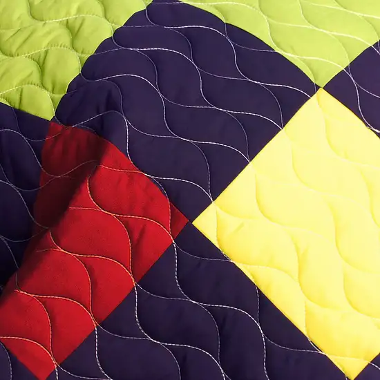 Break Free Party -  3PC Vermicelli - Quilted Patchwork Quilt Set (Full/Queen Size) Photo 5