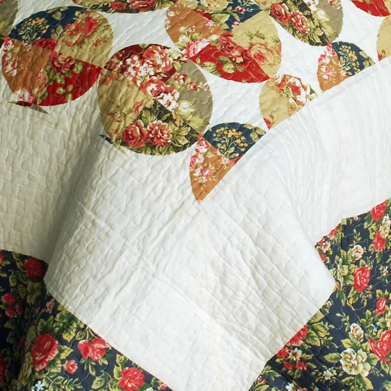 Bridge To Terabithia - Cotton 3PC Vermicelli-Quilted Floral Patchwork Quilt Set (Full/Queen Size) Photo 4