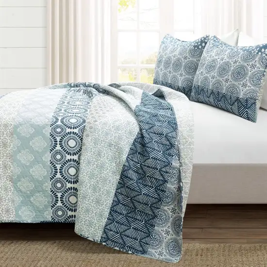 California King Lightweight 3 Piece Reversible Botanical Blue Damask Quilt Set Photo 2