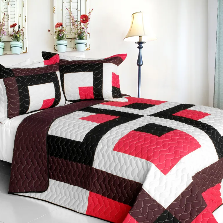Chocolate Kingdom - 3PC Vermicelli-Quilted Patchwork Quilt Set (Full/Queen Size) Photo 4