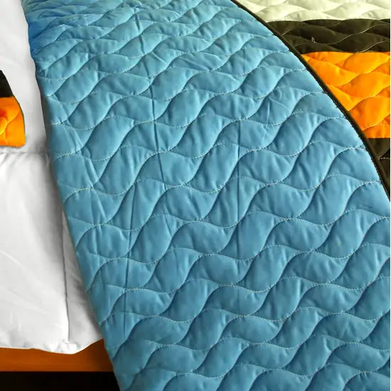 Colorful Bridge -  3PC Vermicelli-Quilted Patchwork Quilt Set (Full/Queen Size) Photo 3