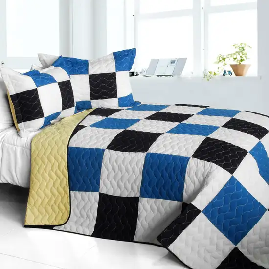Delicate Plaid - A -  Vermicelli-Quilted Patchwork Plaid Quilt Set Full/Queen Photo 1