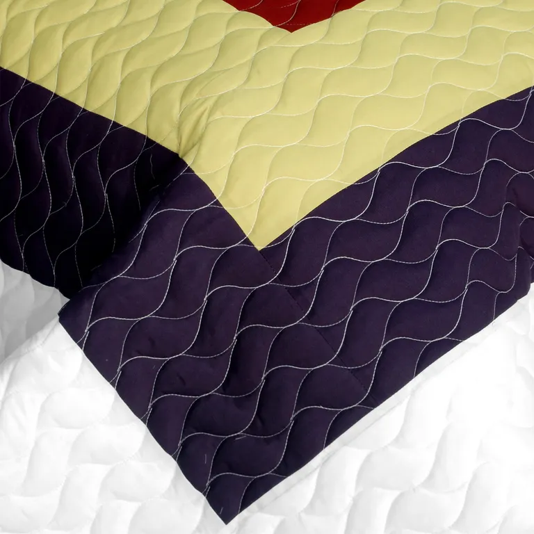Dreams of Love - 3PC Vermicelli - Quilted Patchwork Quilt Set (Full/Queen Size) Photo 4