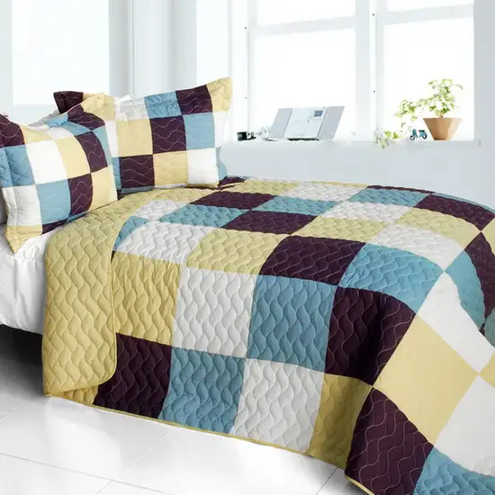 Elegant Wine -  3PC Vermicelli-Quilted Patchwork Quilt Set (Full/Queen Size) Photo 1