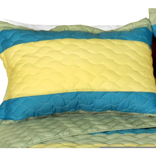 Endless Horizon -  3PC Vermicelli-Quilted Patchwork Quilt Set (Full/Queen Size) Photo Swatch