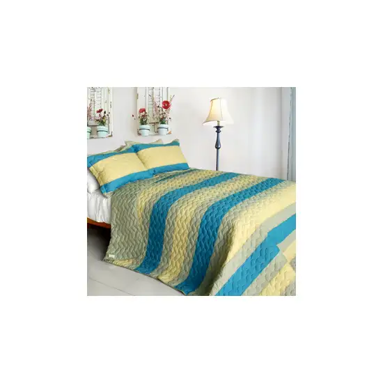 Endless Horizon -  3PC Vermicelli-Quilted Patchwork Quilt Set (Full/Queen Size) Photo