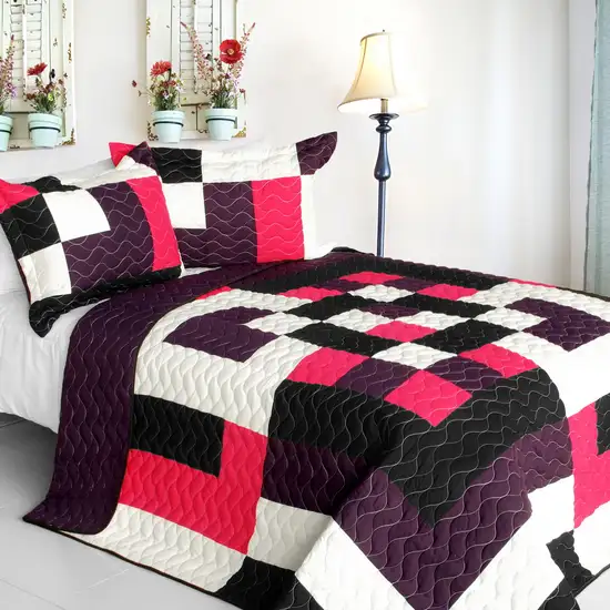 Enough -  3PC Vermicelli - Quilted Patchwork Quilt Set (Full/Queen Size) Photo 1