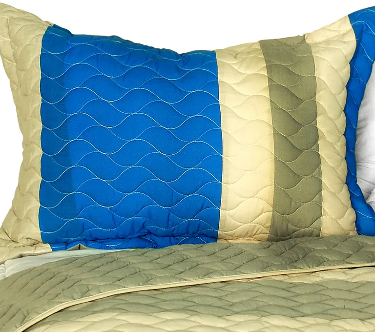 Eternal Love - 3PC Vermicelli-Quilted Patchwork Quilt Set (Full/Queen Size) Photo 1