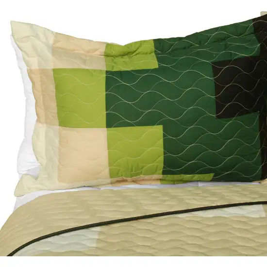 Evergreen Tree -  Brand New Vermicelli-Quilted Patchwork Quilt Set Full/Queen Photo 3