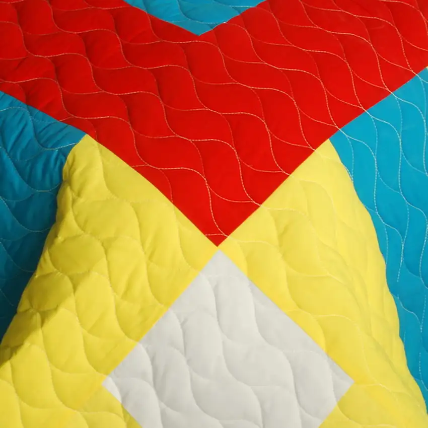 Flying Chess -  3PC Vermicelli-Quilted Patchwork Quilt Set (Full/Queen Size) Photo 4
