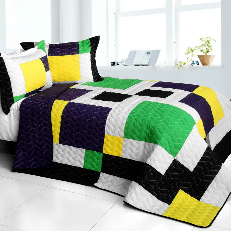 Football Field - 3PC Vermicelli - Quilted Patchwork Quilt Set (Full/Queen Size) Photo 1