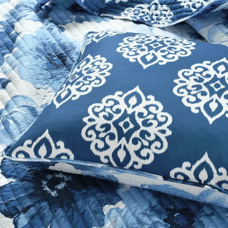 Full/Queen Blue Flowers Lightweight Polyester Microfiber Quilt Set Photo 3