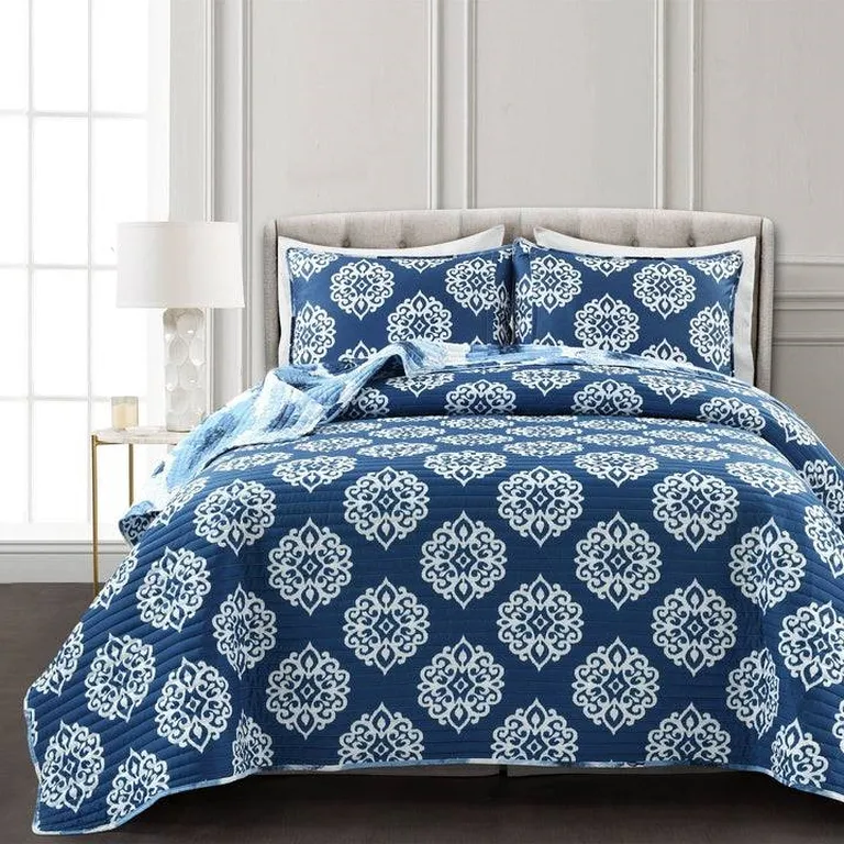 Full/Queen Blue Flowers Lightweight Polyester Microfiber Quilt Set Photo 2