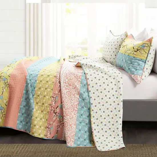 Full/Queen Blue Yellow Pink Boho Reversible Lightweight Quilt Set Photo 2