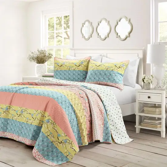 Full/Queen Blue Yellow Pink Boho Reversible Lightweight Quilt Set Photo 1