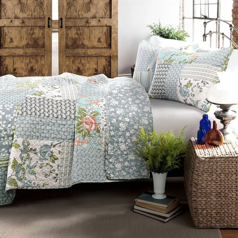 Full/Queen Boho Floral Blue Cotton Lightweight Quilt Set Photo 3