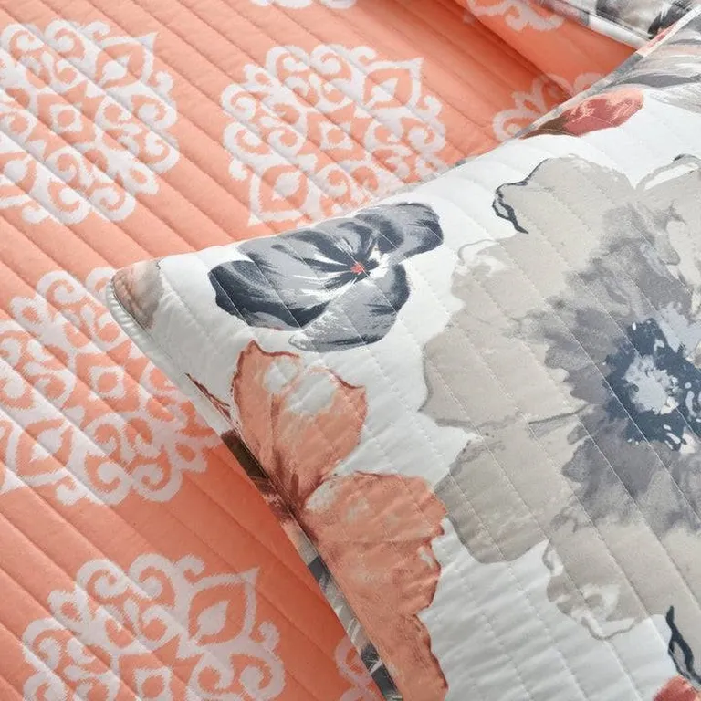 Full/Queen Coral Grey Flowers Lightweight Polyester Microfiber Quilt Set Photo 3