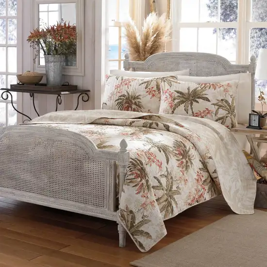 Full / Queen Cotton Coastal Palm Tree Floral 3 Piece Reversible Quilt Set Photo 1