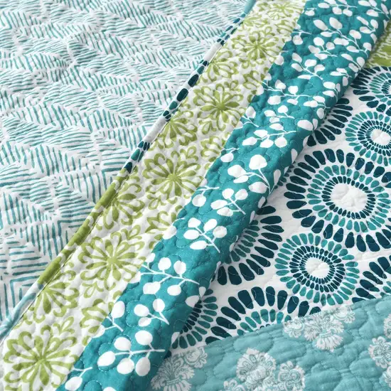 Full/Queen Cotton 3 Piece Reversible Blue White Green Floral Damask Quilt Set Photo 3