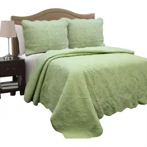 Photo of Full Queen Green Cotton Quilt Bedspread with Scalloped Borders