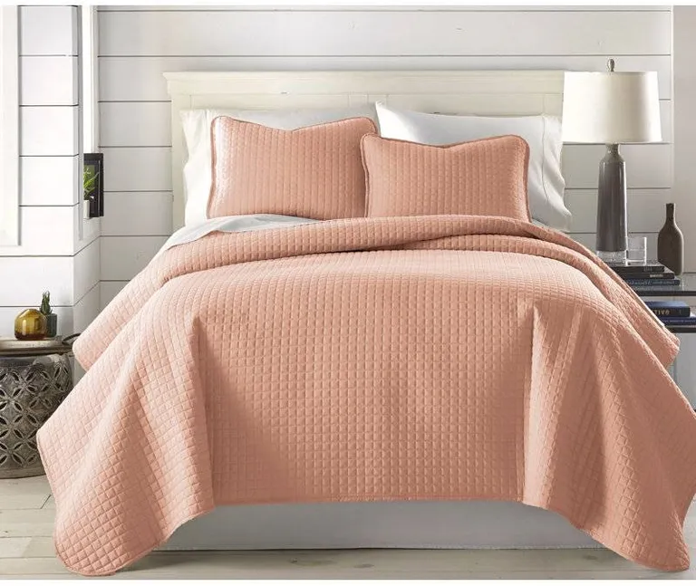 Full/Queen Lightweight Blush Ultra Soft 3-Piece Microfiber Quilt Set Photo 3