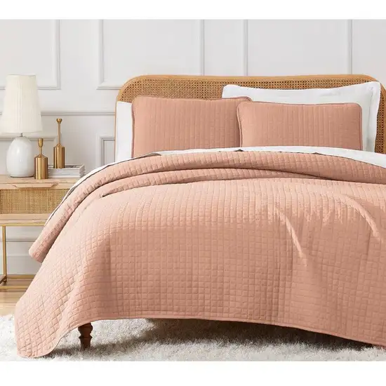 Full/Queen Lightweight Blush Ultra Soft 3-Piece Microfiber Quilt Set Photo 2