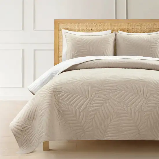 Full/Queen Lightweight Fern Leaf Reversible 3-PC White Beige Cotton Quilt Set Photo 1