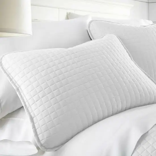 Full/Queen Lightweight White Ultra Soft 3-Piece Microfiber Quilt Set Photo 3