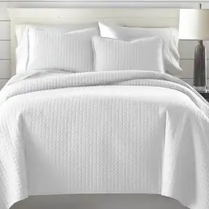 Photo of Full/Queen Lightweight White Ultra Soft 3-Piece Microfiber Quilt Set