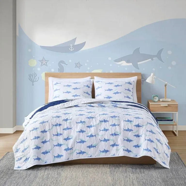 Full/Queen 3 Piece Coastal Reversible Navy Blue White Sharks Cotton Quilt Set Photo 2