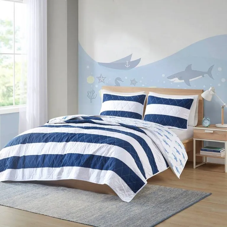 Full/Queen 3 Piece Coastal Reversible Navy Blue White Sharks Cotton Quilt Set Photo 1