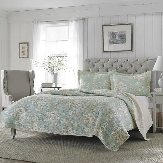 Full / Queen 3-Piece Cotton Quilt Set in Seafoam Blue Beige Floral Pattern Photo 1