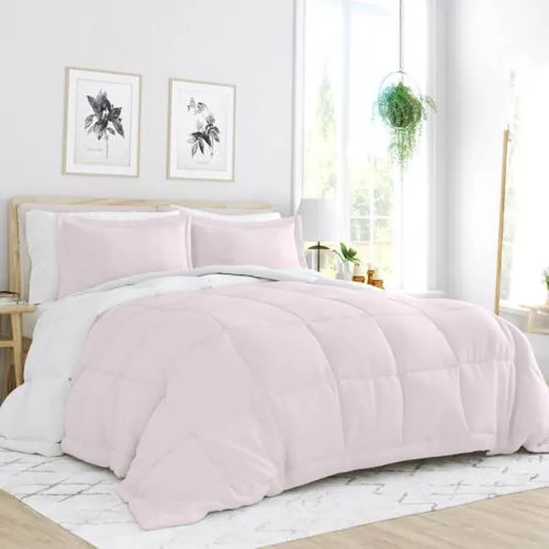 Full/Queen 3-Piece Microfiber Reversible Comforter Set in Blush Pink and White Photo 1