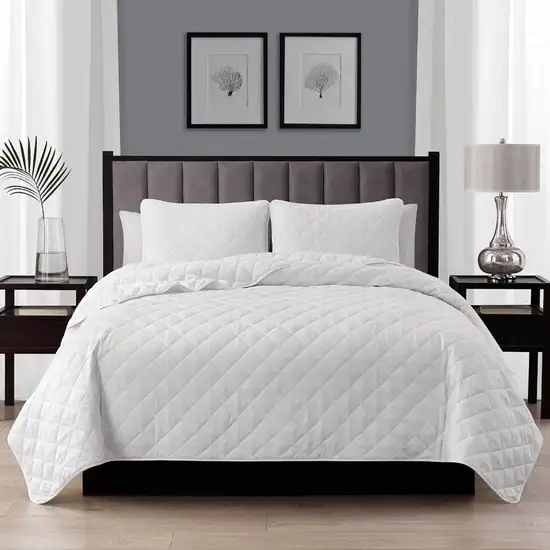 Full/Queen 3-Piece White Polyester Microfiber Diamond Quilted Quilt Set Photo 2