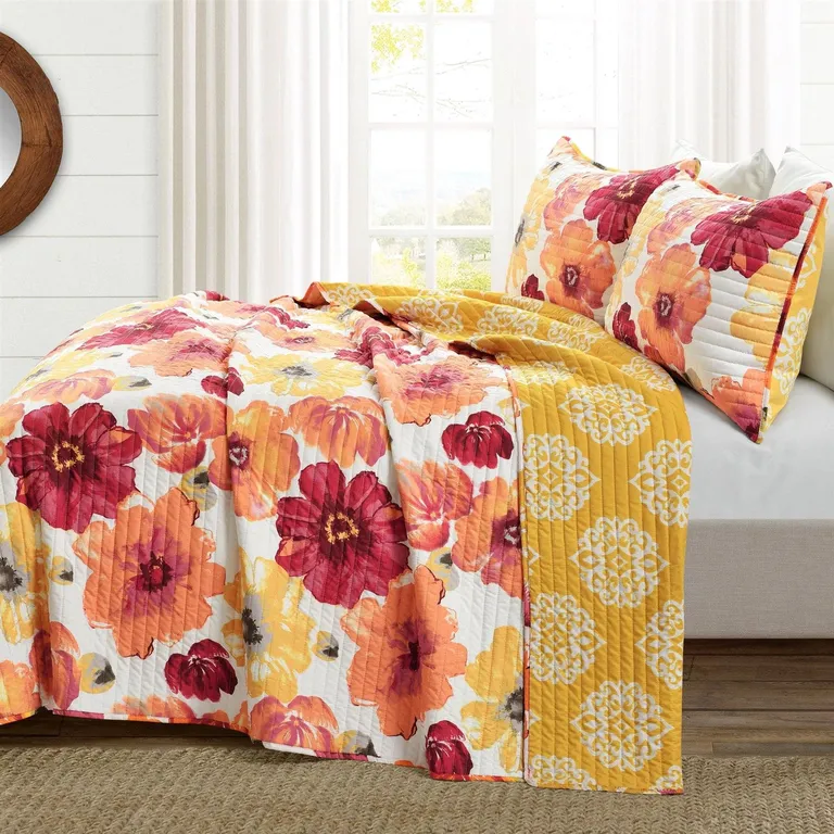 Full/Queen Red Orange Flowers Lightweight Polyester Microfiber Quilt Set Photo 3