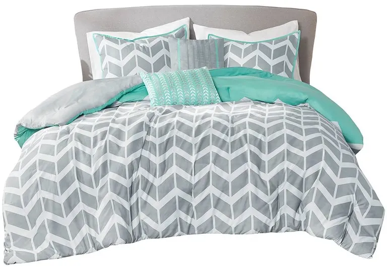 Full/Queen Reversible Comforter Set with Grey White Aqua Teal Chevron Pattern Photo 3